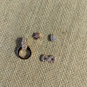 4 piece Rosegold-tone set.